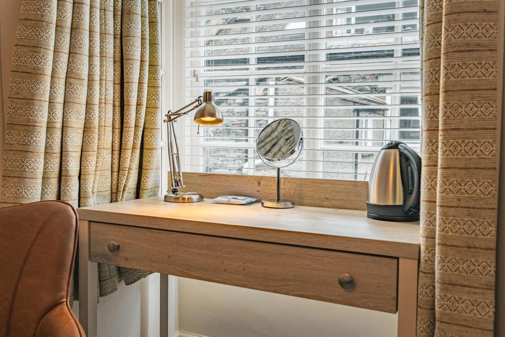 Rooms At The Apple Pie Ембълсайд Екстериор снимка