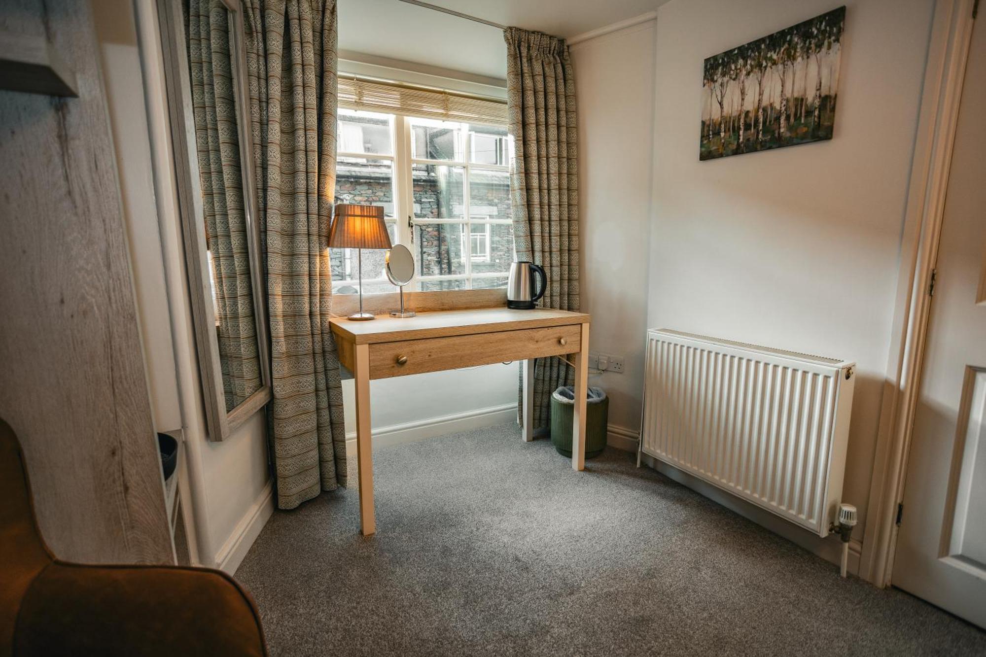 Rooms At The Apple Pie Ембълсайд Екстериор снимка