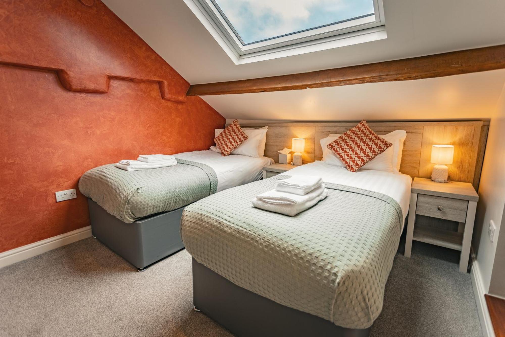 Rooms At The Apple Pie Ембълсайд Екстериор снимка